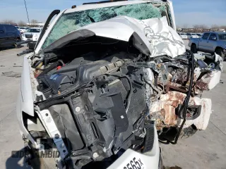 2018 GMC Sierra 2500HD Denali z VIN 1GT12UEYXJF225397, wystawiony jako Copart lot #87736565 z przebiegiem Nie podano mil oraz Nie do naprawy • Non repairable. Historia ofert i sprzedaży dostępna na DreamBid. Obrazek 11.