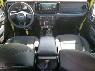 2024 Jeep Wrangler Rubicon z VIN 1C4RJXR64RW193946, wystawiony jako Copart lot #51693105 z przebiegiem 4 863 mil mil oraz Szkoda całkowita • Salvage title. Historia ofert i sprzedaży dostępna na DreamBid. Obrazek 8.