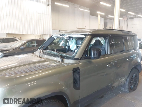 2024 Land Rover Defender S z VIN SALEJ7EU2R2312581, wystawiony jako IAAI lot #42184369 z przebiegiem 19 319 mil mil oraz . Historia ofert i sprzedaży dostępna na DreamBid. Obrazek 12.