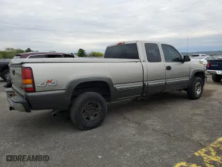 2000 Chevrolet Silverado 2500 LT with VIN 1GCGK29U0YE159920, listed as a Copart auction lot 53829755 with 104,964 mi miles and Clean Title. Bid and sale history available at carsss.com. Image 3.
