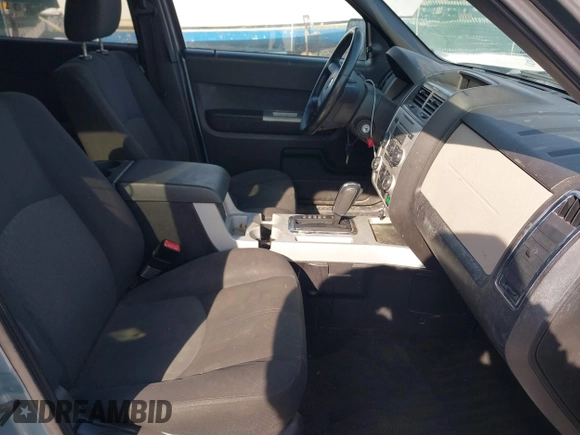 2008 Mercury Mariner with VIN 4M2CU91ZX8KJ30882, listed as a IAAI auction lot 41596802 with 204,769 mi miles. Bid and sale history available at carsss.com. Image 5.