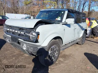 2023 Ford Bronco with VIN 1FMEE5BP0PLB92975, listed as a IAAI auction lot 41668612 with 7,846 mi miles. Bid and sale history available at carsss.com. Image 6.