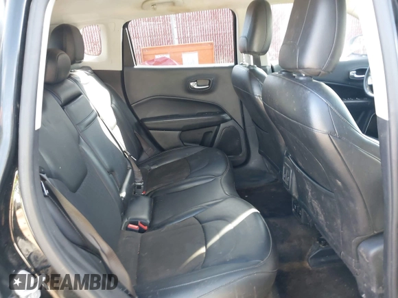 2019 Jeep Compass Altitude z VIN 3C4NJCBB1KT612989, wystawiony jako IAAI lot #41330536 z przebiegiem 145 404 mil mil oraz . Historia ofert i sprzedaży dostępna na DreamBid. Obrazek 8.