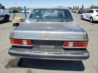 1984 Mercedes-Benz 300 D с VIN WDBAB33A2EA034753, выставлен на аукционе Copart как лот 61304335 с пробегом 172 402 миль миль и Чистый • Clean title. История ставок и продаж доступна на DreamBid. Изображение 6.