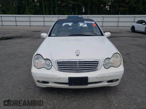2002 Mercedes-Benz C 230/260/280/320 с VIN WDBRF61J52F263390, выставлен на аукционе Copart как лот 56944505 с пробегом 83 874 миль миль и Списание • Salvage title. История ставок и продаж доступна на DreamBid. Изображение 5.