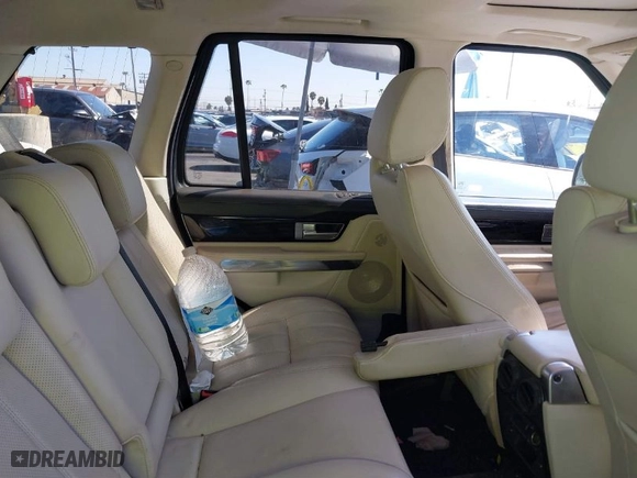 2010 Land Rover Range Rover Sport HSE LUX with VIN SALSK2D4XAA217748, listed as a IAAI auction lot 41700675 with 123,347 mi miles. Bid and sale history available at carsss.com. Image 8.