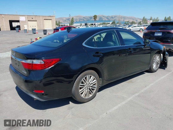 2014 Lexus ES 330 z VIN JTHBK1GG6E2151432, wystawiony jako IAAI lot #42327631 z przebiegiem 179 535 mil mil oraz . Historia ofert i sprzedaży dostępna na DreamBid. Obrazek 4.