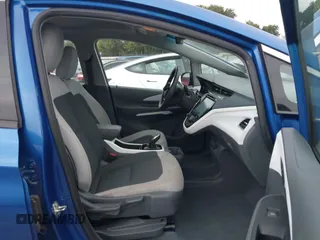 2017 Chevrolet Bolt EV LT z VIN 1G1FW6S09H4177071, wystawiony jako IAAI lot #42163824 z przebiegiem 65 327 mil mil oraz . Historia ofert i sprzedaży dostępna na DreamBid. Obrazek 5.