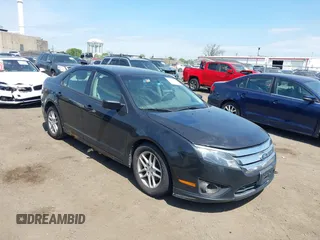 2012 Ford Fusion S with VIN 3FAHP0GA9CR253003, listed as a IAAI auction lot 42157777 with 201,966 mi miles. Bid and sale history available at carsss.com. Image 1.