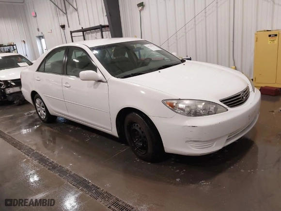 2006 Toyota Camry STD with VIN 4T1BE32K46U748788, listed as a IAAI auction lot 41728396 with 184,088 mi miles. Bid and sale history available at carsss.com. Image 1.
