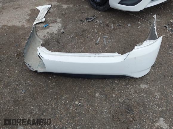 2019 Nissan Versa SV z VIN 3N1CN7AP3KL845999, wystawiony jako IAAI lot #41488079 z przebiegiem 120 491 mil mil oraz . Historia ofert i sprzedaży dostępna na DreamBid. Obrazek 12.