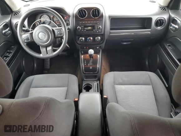 2015 Jeep Patriot Sport z VIN 1C4NJPBA6FD139228, wystawiony jako Copart lot #58548755 z przebiegiem 99 078 mil mil oraz Czysty tytuł • Clean title. Historia ofert i sprzedaży dostępna na DreamBid. Obrazek 8.