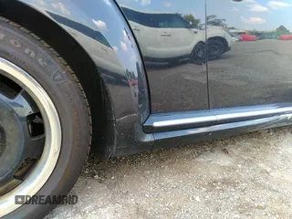 2018 Volkswagen Beetle S z VIN 3VWFD7ATXJM705321, wystawiony jako IAAI lot #40118047 z przebiegiem Nie podano mil oraz . Historia ofert i sprzedaży dostępna na DreamBid. Obrazek 17.