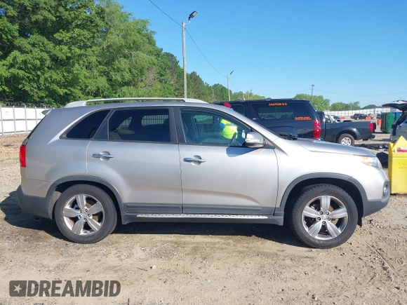 2013 Kia Sorento EX with VIN 5XYKU4A6XDG345785, listed as a IAAI auction lot 42199217 with 245,900 mi miles and . Bid and sale history available at DreamBid. Image 13.