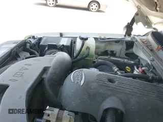 2003 Chevrolet Suburban LS с VIN 3GNEC16ZX3G103393, выставлен на аукционе IAAI как лот 42679046 с пробегом 316 490 миль миль и . История ставок и продаж доступна на DreamBid. Изображение 12.