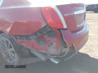 2009 Lincoln MKS с VIN 1LNHM94R59G619360, выставлен на аукционе IAAI как лот 41709015 с пробегом 280 354 миль миль и . История ставок и продаж доступна на DreamBid. Изображение 6.