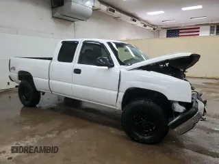 2005 Chevrolet Silverado 1500 with VIN 1GCEK19V55E207854, listed as a Copart auction lot 45152015 with 283,106 mi miles and Clean Title. Bid and sale history available at DreamBid. Image 4.