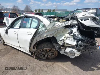 2020 BMW 3 Series M340i xDrive with VIN WBA5U9C01LFH03344, listed as a IAAI auction lot 41966009 with 40,976 mi miles and . Bid and sale history available at DreamBid. Image 3.