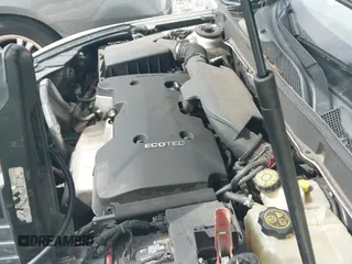 2015 Chevrolet Malibu LS z VIN 1G11B5SLXFF214219, wystawiony jako IAAI lot #43232730 z przebiegiem 236 229 mil mil oraz . Historia ofert i sprzedaży dostępna na DreamBid. Obrazek 17.