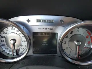 2011 Mercedes-Benz SLS AMG SLS AMG z VIN WDDRJ7HA9BA005680, wystawiony jako Copart lot #74722823 z przebiegiem 21 029 mil mil oraz Szkody całkowita. Historia ofert i sprzedaży dostępna na DreamBid. Obrazek 9.