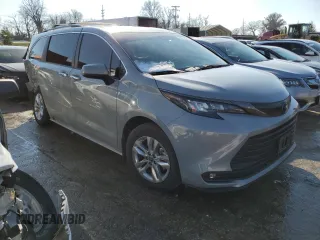 2022 Toyota Sienna XLE Woodland Edition with VIN 5TDASKFC5NS047766, listed as a Copart auction lot 83213634 with 0 mi miles and Salvage Title. Bid and sale history available at carsss.com. Image 4.