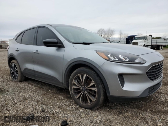 2022 Ford Escape SE z VIN 1FMCU0G64NUA88803, wystawiony jako Copart lot #46063645 z przebiegiem 45 615 mil mil oraz Szkoda całkowita • Salvage title. Historia ofert i sprzedaży dostępna na DreamBid. Obrazek 4.