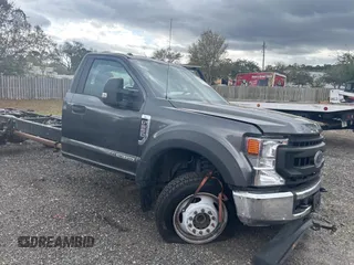 2020 Ford F-550 XL with VIN 1FDUF5HT8LEC37754, listed as a Copart auction lot 46058445 with 69,939 mi miles and Salvage Title. Bid and sale history available at carsss.com. Image 1.