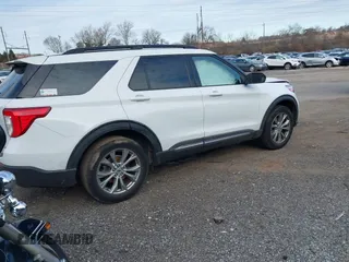 2020 Ford Explorer XLT with VIN 1FMSK8DH2LGC86989, listed as a IAAI auction lot 41078980 with 76,326 mi miles. Bid and sale history available at carsss.com. Image 4.