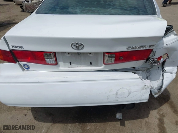 2000 Toyota Camry CE with VIN JT2BG22K3Y0406082, listed as a IAAI auction lot 42053116 with 171,219 mi miles. Bid and sale history available at carsss.com. Image 12.