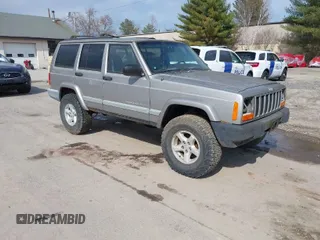 2001 Jeep Cherokee Sport with VIN 1J4FF48S91L538227, listed as a IAAI auction lot 42052672 with 133,090 mi miles. Bid and sale history available at carsss.com. Image 1.