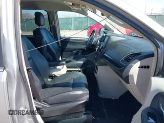 2016 Chrysler Town & Country Touring with VIN 2C4RC1BG7GR157863, listed as a IAAI auction lot 41849422 with 218,936 mi miles and . Bid and sale history available at DreamBid. Image 5.