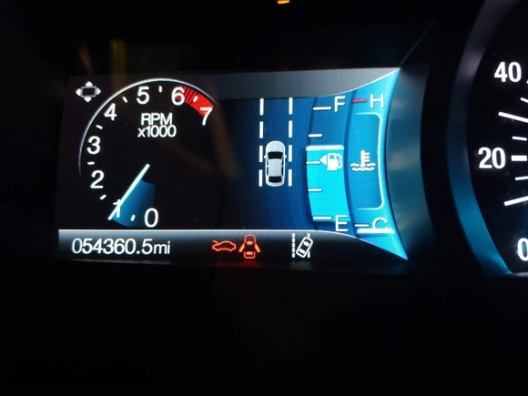 2021 Ford Edge SE z VIN 2FMPK3G94MBA28530, wystawiony jako IAAI lot #42027635 z przebiegiem 54 360 mil mil oraz . Historia ofert i sprzedaży dostępna na DreamBid. Obrazek 16.