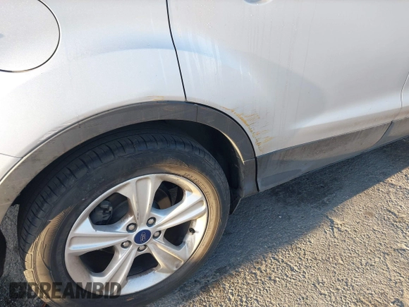 2016 Ford Escape SE z VIN 1FMCU0GX4GUB25618, wystawiony jako IAAI lot #42014559 z przebiegiem 139 350 mil mil oraz . Historia ofert i sprzedaży dostępna na DreamBid. Obrazek 6.