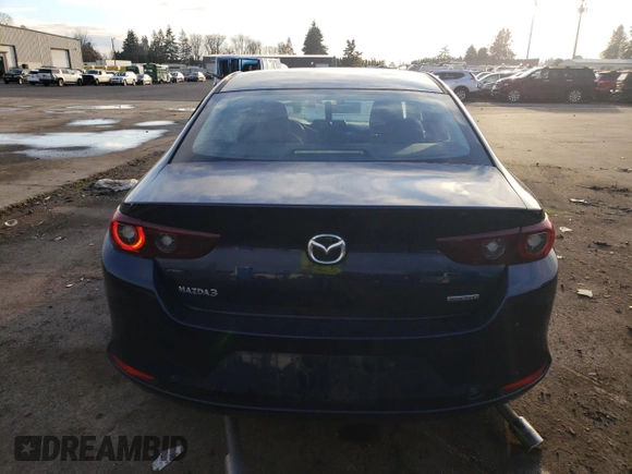 2022 Mazda 3 S z VIN JM1BPAAL1N1506795, wystawiony jako Copart lot #82496954 z przebiegiem 18 693 mil mil oraz Szkoda całkowita • Salvage title. Historia ofert i sprzedaży dostępna na DreamBid. Obrazek 6.