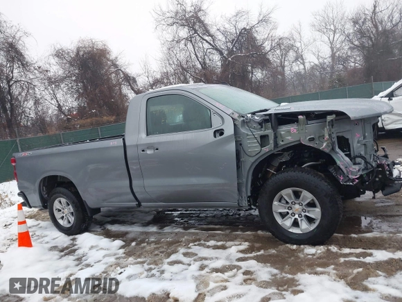 2025 Chevrolet Silverado 1500 with VIN 3GCNKAEK9SG135962, listed as a IAAI auction lot 41557952 with 901 mi miles and . Bid and sale history available at DreamBid. Image 14.