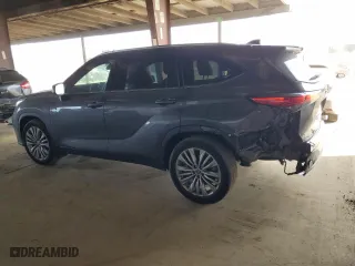 2022 Toyota Highlander Platinum with VIN 5TDFZRBH4NS190039, listed as a Copart auction lot 46864285 with 42,837 mi miles and Salvage Title. Bid and sale history available at carsss.com. Image 2.