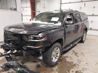 2018 Chevrolet Suburban LT z VIN 1GNSKHKC7JR173463, wystawiony jako IAAI lot #41640353 z przebiegiem Nie podano mil oraz . Historia ofert i sprzedaży dostępna na DreamBid. Obrazek 17.