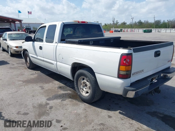 2003 GMC Sierra 1500 SLE z VIN 2GTEC19T431349106, wystawiony jako IAAI lot #41806559 z przebiegiem 318 607 mil mil oraz . Historia ofert i sprzedaży dostępna na DreamBid. Obrazek 3.