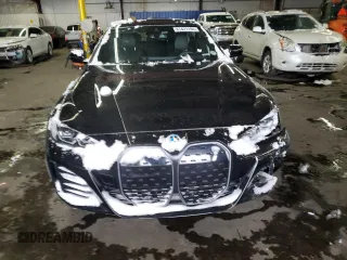 2022 BMW i4 eDrive40 z VIN WBY73AW0XNFM42466, wystawiony jako Copart lot #87421194 z przebiegiem Nie podano mil oraz Szkoda całkowita • Salvage title. Historia ofert i sprzedaży dostępna na DreamBid. Obrazek 5.