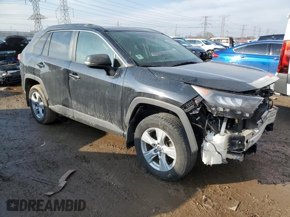 2019 Toyota RAV4 XLE with VIN JTMP1RFV3KD040457, listed as a Copart auction lot 46469435 with 62,067 mi miles and Salvage Title. Bid and sale history available at carsss.com. Image 4.