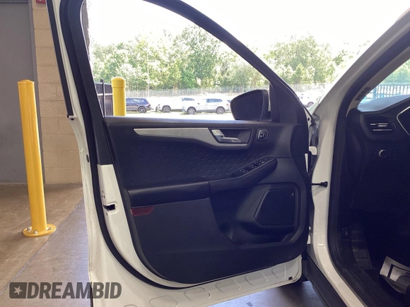 2020 Ford Escape SEL with VIN 1FMCU0H60LUB14843, listed as a IAAI auction lot 42731338 with 87,333 mi miles and . Bid and sale history available at DreamBid. Image 13.
