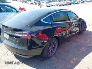 2020 Tesla Model 3 Long Range z VIN 5YJ3E1EB3LF622290, wystawiony jako IAAI lot #41978398 z przebiegiem 59 127 mil mil oraz . Historia ofert i sprzedaży dostępna na DreamBid. Obrazek 4.