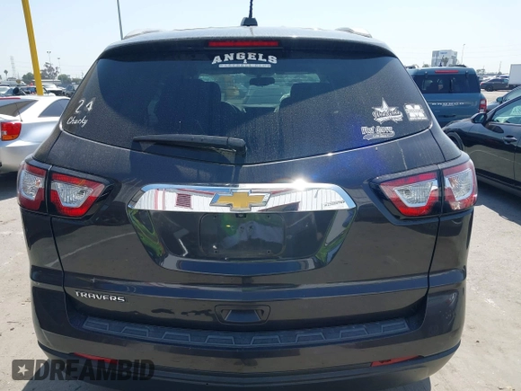 2017 Chevrolet Traverse LS z VIN 1GNKRFED1HJ154839, wystawiony jako IAAI lot #42304339 z przebiegiem Nie podano mil oraz . Historia ofert i sprzedaży dostępna na DreamBid. Obrazek 15.