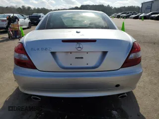2006 Mercedes-Benz SLK 350 с VIN WDBWK56F56F100161, выставлен на аукционе Copart как лот 44066365 с пробегом 24 960 миль миль и Списание • Salvage title. История ставок и продаж доступна на DreamBid. Изображение 6.