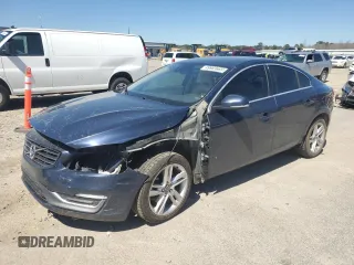 2015 Volvo S60 T5 Drive-E Premier z VIN YV126MFK2F1340349, wystawiony jako Copart lot #49983665 z przebiegiem 125 917 mil mil oraz Szkoda całkowita • Salvage title. Historia ofert i sprzedaży dostępna na DreamBid. Obrazek 1.