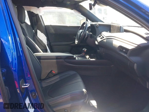 2021 Lexus UX with VIN JTHR9JBH1M2050209, listed as a IAAI auction lot 41874736 with 31,536 mi miles. Bid and sale history available at carsss.com. Image 5.