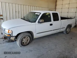 2000 GMC New Sierra 1500 SL with VIN 2GTEC19V1Y1331705, listed as a Copart auction lot 43594875 with 318,533 mi miles and Clean Title. Bid and sale history available at carsss.com. Image 1.