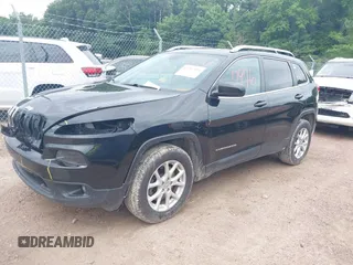 2016 Jeep Cherokee Latitude z VIN 1C4PJMCB9GW169893, wystawiony jako IAAI lot #42707976 z przebiegiem 128 241 mil mil oraz . Historia ofert i sprzedaży dostępna na DreamBid. Obrazek 21.