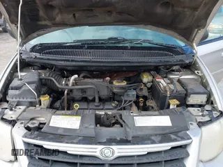 2006 Chrysler Town & Country LWB Touring with VIN 2A4GP54LX6R859617, listed as a IAAI auction lot 41484842 with 283,845 mi miles. Bid and sale history available at carsss.com. Image 10.