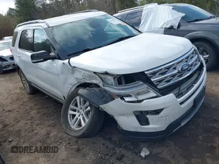 2018 Ford Explorer XLT z VIN 1FM5K8DHXJGB35179, wystawiony jako IAAI lot #41469559 z przebiegiem 118 868 mil mil oraz . Historia ofert i sprzedaży dostępna na DreamBid. Obrazek 1.